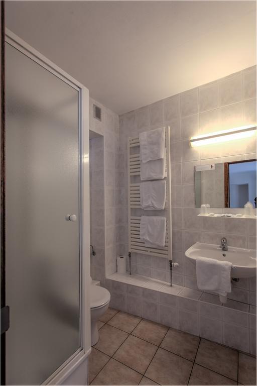 Hotel La Plage Bouillon Habitación foto